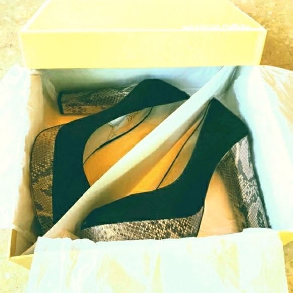 Michael Kors Lesly Suede Python Platform P… - Picture 7 of 9